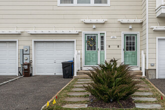 171 Beach 62nd St in Arverne, NY - Building Photo - Building Photo