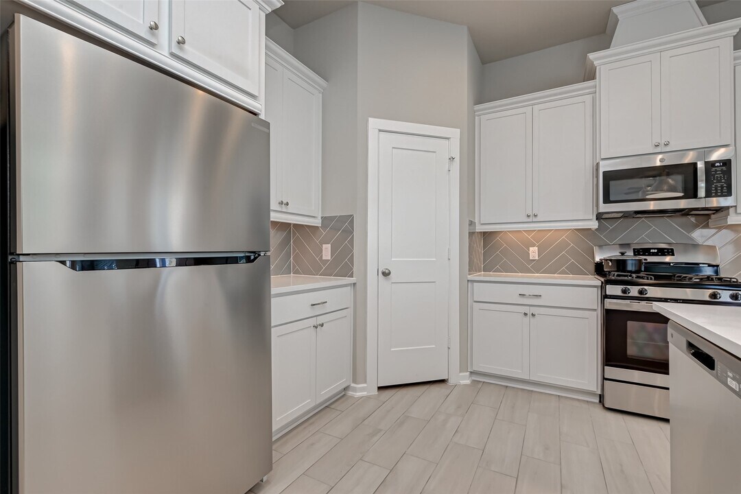 559 Longleaf Pine Dr in Montgomery, TX - Building Photo