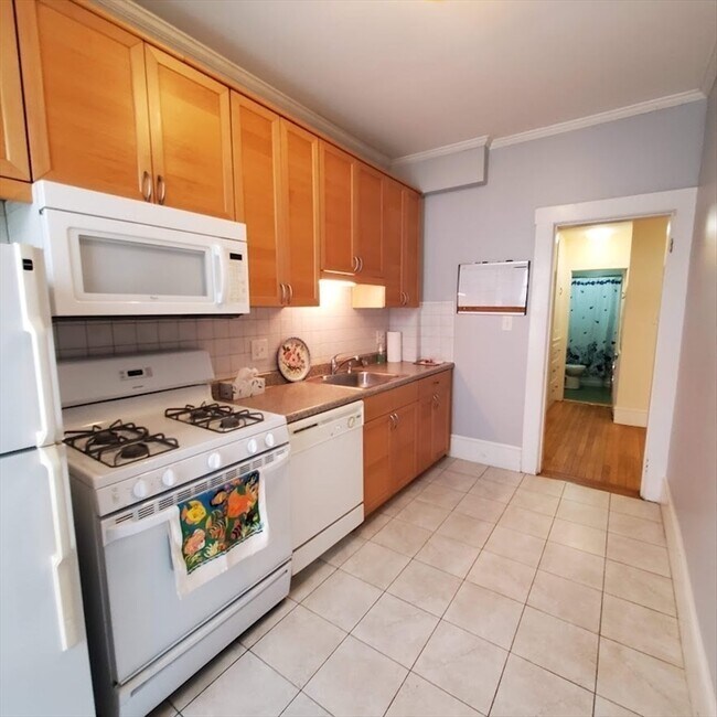 12 Royce Rd, Unit 1 in Boston, MA - Building Photo - Building Photo