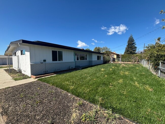 1211 Pennsylvania Ave in Beaumont, CA - Building Photo - Building Photo