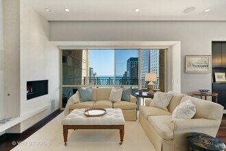 800 N Michigan Ave-Unit -2502 in Chicago, IL - Building Photo - Building Photo