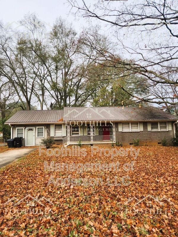 property at 2013 Boulevard Heights