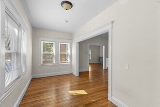 227 Winchester St in Brookline, MA - Building Photo - Building Photo