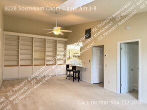 8228 SE Croft Cir in Hobe Sound, FL - Building Photo - Building Photo