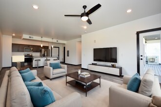 1595 N 25th Ave in Bozeman, MT - Foto de edificio - Building Photo