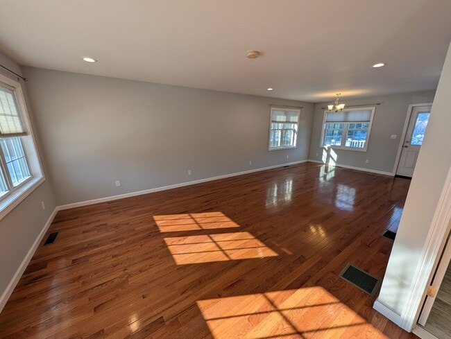 227-229-229 River Rd in Farmington, CT - Building Photo - Building Photo