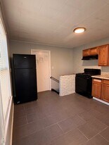 71 Rock Creek Rd in New Haven, CT - Building Photo