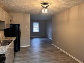 817 Odom Dr in Fayetteville, NC - Building Photo - Building Photo