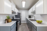 Valley Apartments in Albuquerque, NM - Building Photo - Building Photo