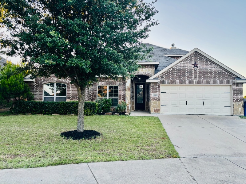 1624 Yukon Dr in Burleson, TX - Building Photo