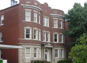 4319 Lindell Blvd, Unit F in St. Louis, MO - Building Photo