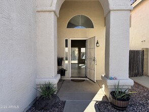 1311 E Helena Dr in Phoenix, AZ - Building Photo - Building Photo