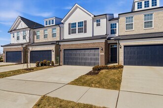 5604 Corgi Dr in Ann Arbor, MI - Building Photo - Building Photo