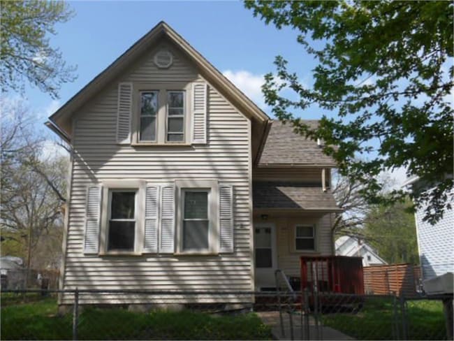 property at 1510 W 6th St