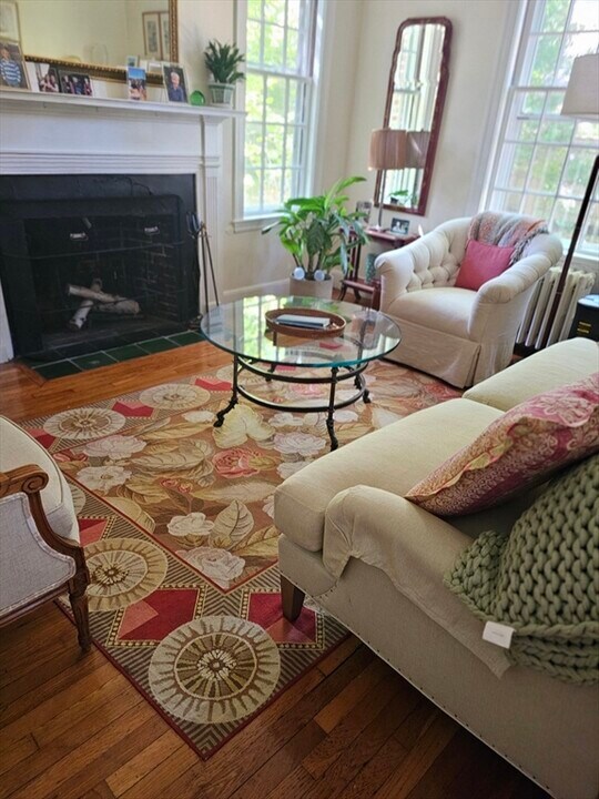 6 Dunstable Rd in Cambridge, MA - Building Photo