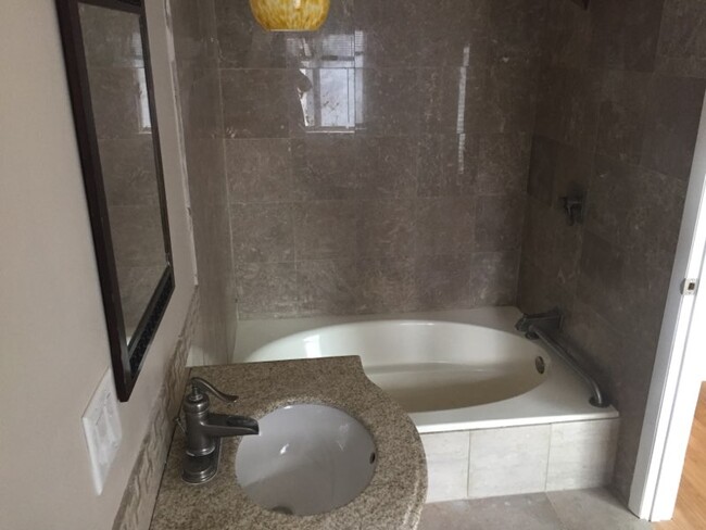 property at 1883 S Chester Cir
