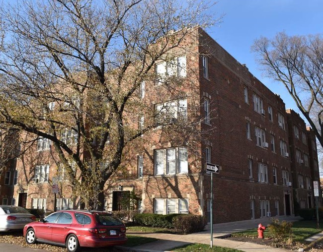 Clarence Court in Oak Park, IL - Building Photo - Other