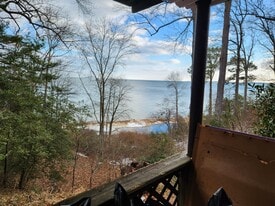 1167 El Paso Ct, Unit Eagle's Nest in Lusby, MD - Building Photo