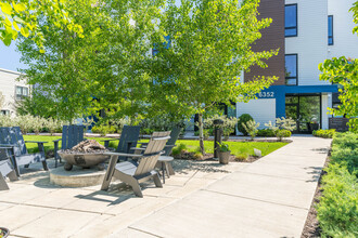 Lyndale Gardens Townhomes in Richfield, MN - Building Photo - Building Photo