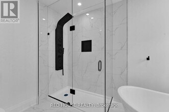 985 Sandcliff Dr in Oshawa, ON - Building Photo - Building Photo