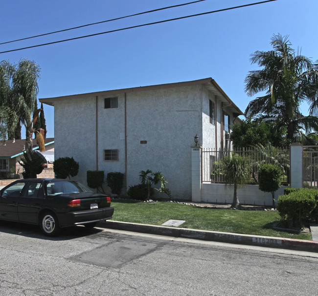 11620 E Woodville Dr in El Monte, CA - Foto de edificio - Building Photo