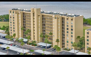 2618 Cove Cay Dr, Unit 703 in Clearwater, FL - Building Photo - Building Photo