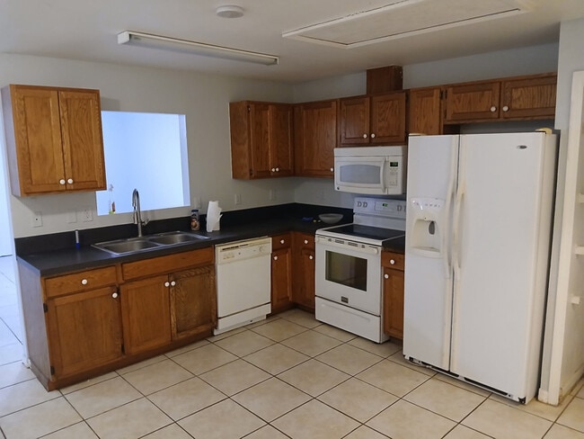 5144 28th St SW in Lehigh Acres, FL - Foto de edificio - Building Photo