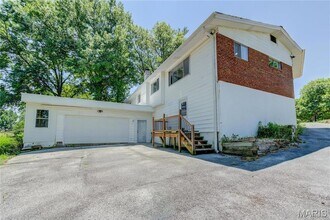 1219 Blairshire Dr in Ballwin, MO - Building Photo - Building Photo