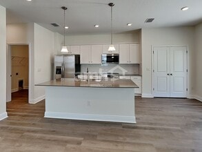 27070 St Andrews Ave in Wesley Chapel, FL - Building Photo - Building Photo