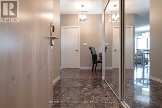 65 Bremner Blvd in Toronto, ON - Building Photo - Building Photo