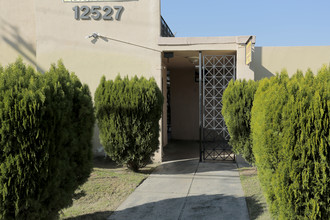 Athens Apartments in Downey, CA - Building Photo - Building Photo