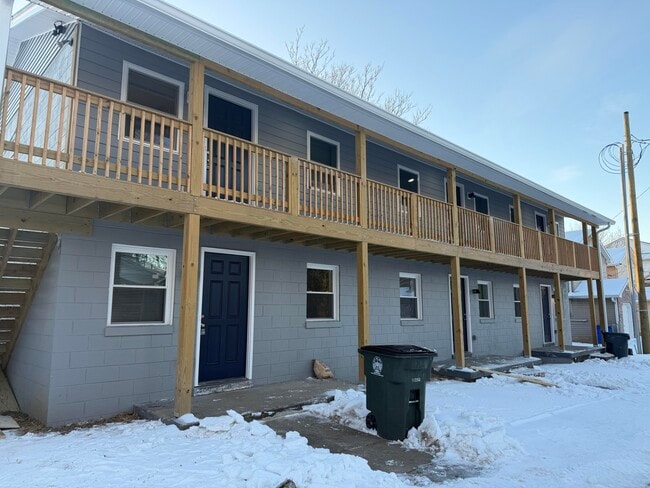 property at 402 Gunn St