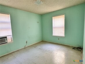 317 Yale St in San Marcos, TX - Building Photo - Building Photo