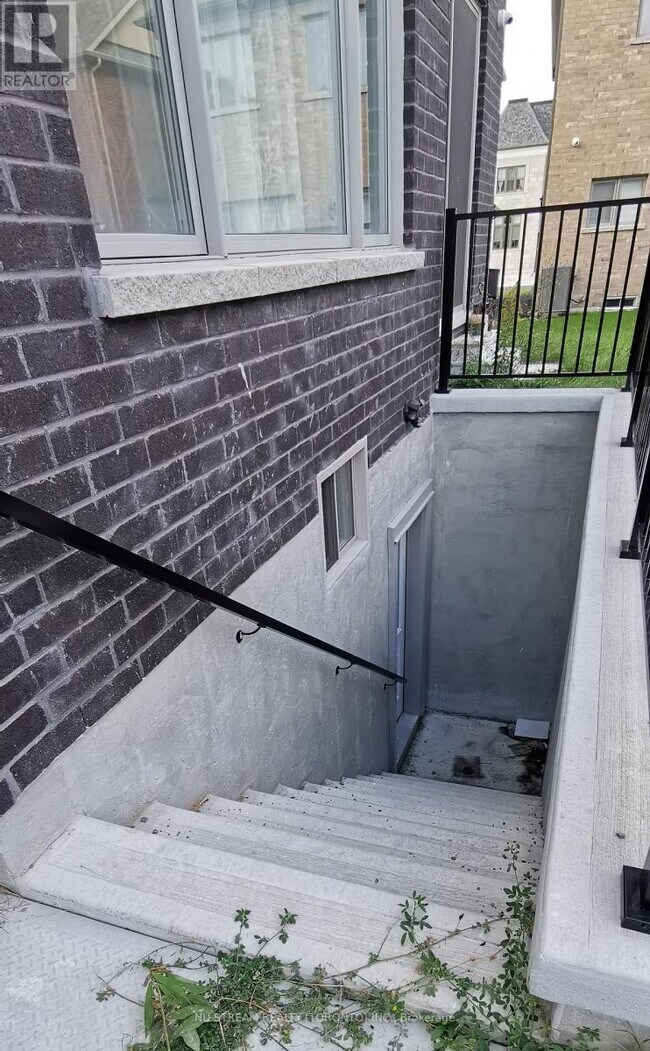 15 Comet St in Richmond Hill, ON - Building Photo - Building Photo