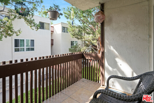 5950 Canterbury Dr-Unit -J219 in Culver City, CA - Building Photo - Building Photo