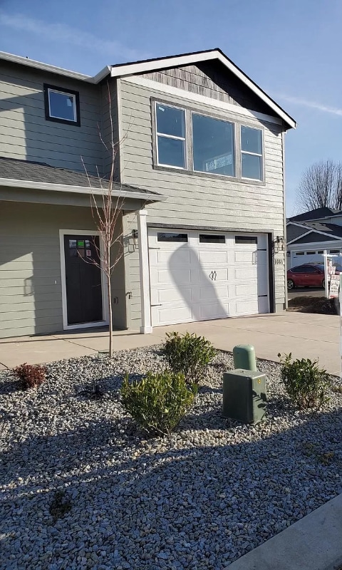 property at 1661 S Columbus Ave