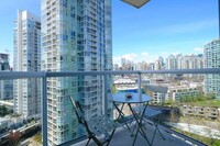 1077 Marinaside Cres in Vancouver, BC - Building Photo - Building Photo