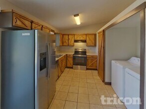 7325 Woodstock St in Colorado Springs, CO - Foto de edificio - Building Photo