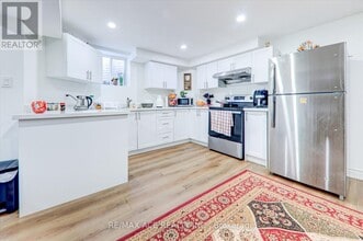 82 Warnford Cir in Ajax, ON - Building Photo - Building Photo