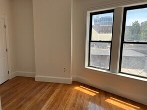 852 Massachusetts Ave in Cambridge, MA - Building Photo - Building Photo