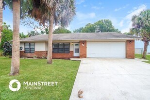 318 Breakwater Terrace in Sebastian, FL - Building Photo