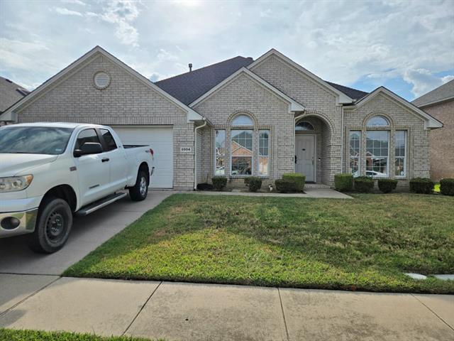 6504 Fannin Farm Way in Arlington, TX - Building Photo