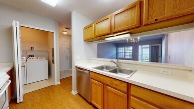 2767 S Knightsbridge Cir in Ann Arbor, MI - Building Photo - Building Photo