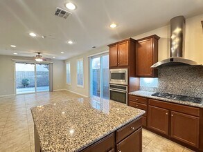 146 Violet Bloom in Irvine, CA - Building Photo - Building Photo