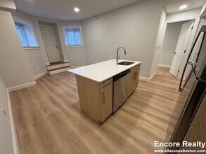 529 Beacon St in Boston, MA - Foto de edificio - Building Photo