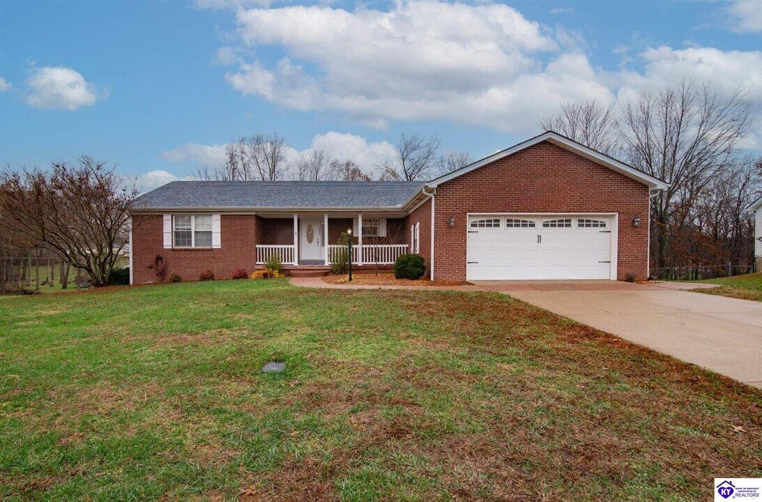 243 Emmaus Cir in Elizabethtown, KY - Building Photo