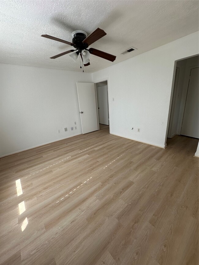 10431 Town Square Rd