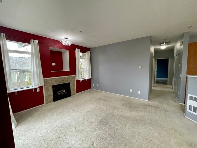 22748 SE 13th Ln in Sammamish, WA - Building Photo - Building Photo