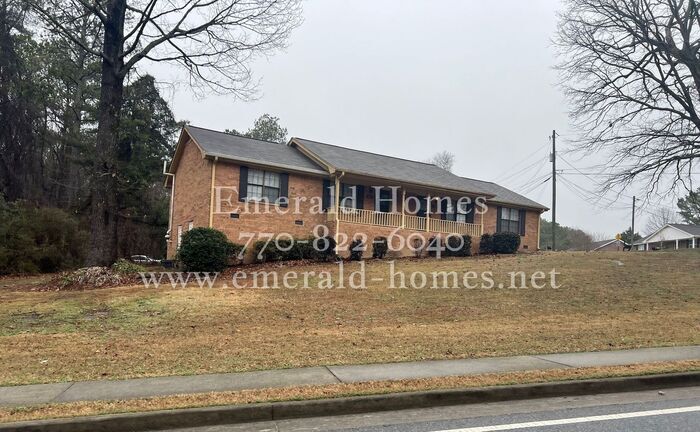 3183 Dove Ct in Snellville, GA - Building Photo