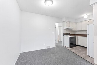 426 Oak St in Wyandotte, MI - Building Photo - Building Photo